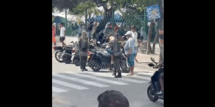 Policía desarmó a un hombre que protagonizó agresión a otro en el muelle Toninos marina y lo despojó de una machetilla pero lo dejó libre 